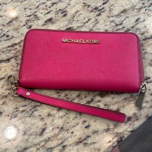 Michael Kors wallet / wristlet